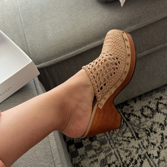 NEW Veronica Beard Hardie Woven Leather Clogs Hazelwood nude 7.5 Boho Earthy - Picture 2 of 6